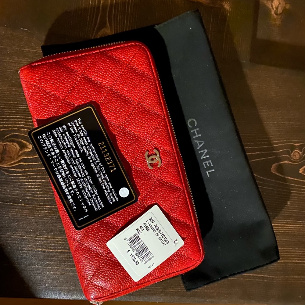Authentic Chanel red caviar Yen wallet